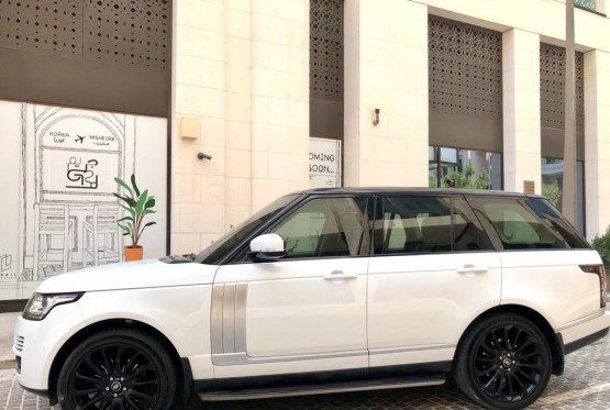 Used Land Rover Range Rover For Sale in The-Pearl-Qatar , Doha-Qatar #12100 - 1  image 