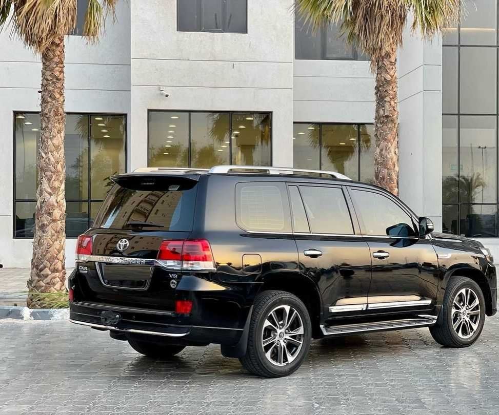 Used Toyota Land Cruiser For Sale in Kuwait-City , Al-Asimah-Governate #15050 - 3  image 