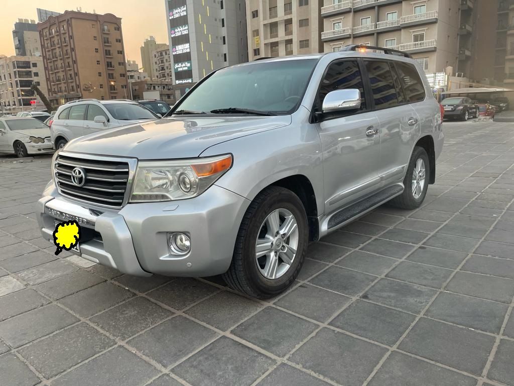 Used Toyota Land Cruiser For Sale in Kuwait-City , Al-Asimah-Governate #15569 - 1  image 