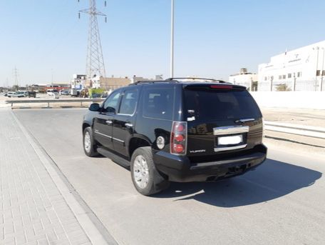 Used GMC Yukon For Sale in Manama , Capital-Governorate #18408 - 1  image 