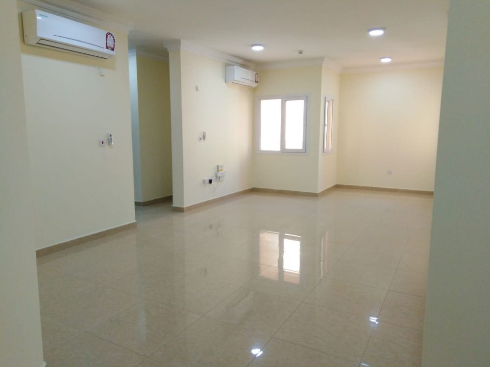 Residential Property 1 Bedroom U/F Apartment  for rent in Umm-Ghuwailina , Doha-Qatar #14128 - 1  image 