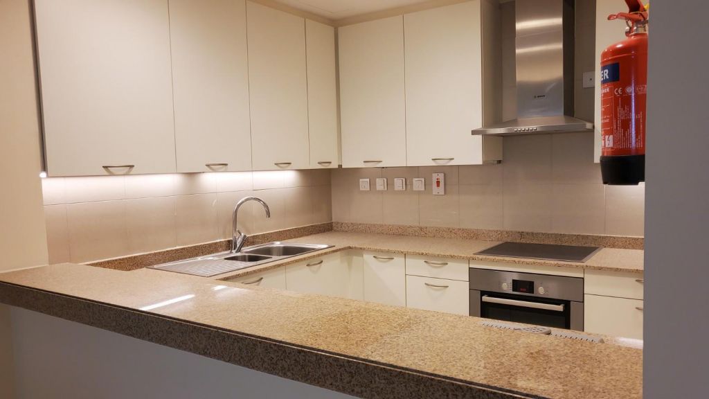 Residential Property 2 Bedrooms S/F Apartment  for rent in The-Pearl-Qatar , Doha-Qatar #14293 - 2  image 
