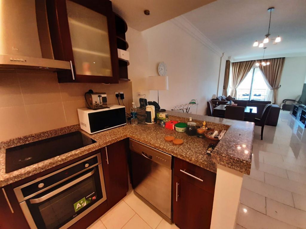 Residential Property 1 Bedroom F/F Apartment  for rent in The-Pearl-Qatar , Doha-Qatar #14387 - 2  image 