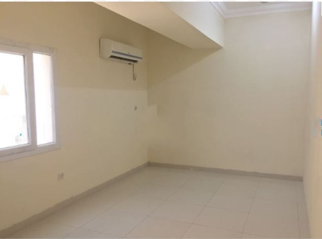 Commercial Property U/F Office  for rent in Umm-Ghuwailina , Doha-Qatar #14425 - 1  image 