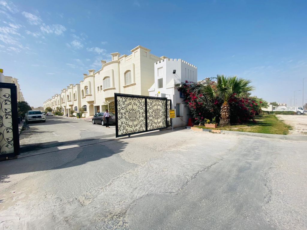 Residential Property 4 Bedrooms S/F Villa in Compound  for rent in Al-Rayyan #14757 - 1  image 