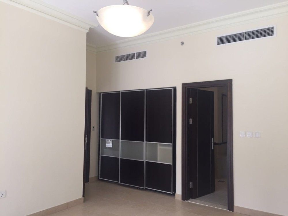 Residential Developed 1 Bedroom S/F Apartment  for sale in The-Pearl-Qatar , Doha-Qatar #14863 - 1  image 