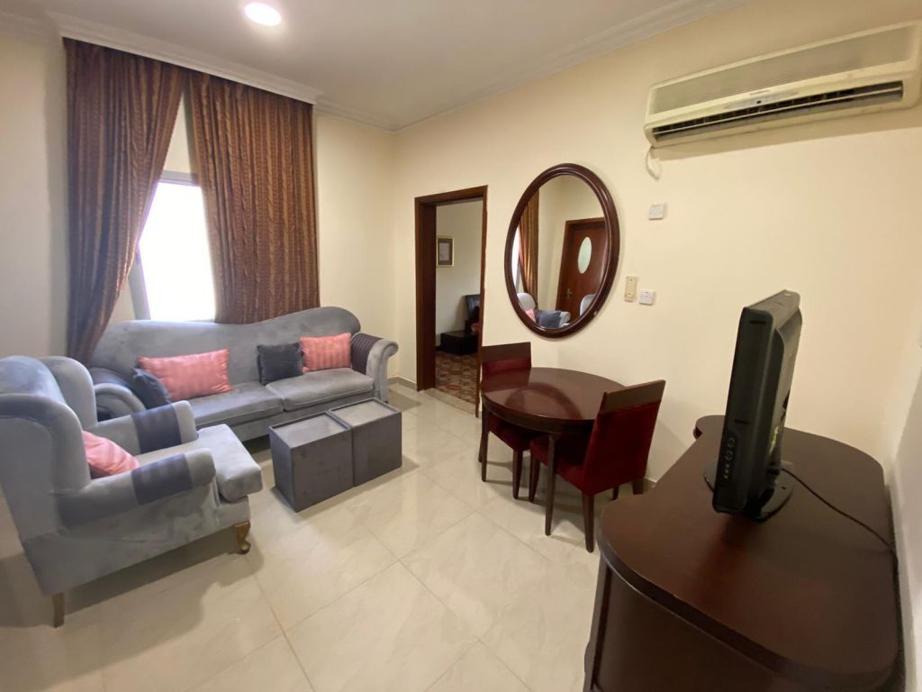 Residential Property 1 Bedroom F/F Apartment  for rent in Umm-Ghuwailina , Doha-Qatar #16437 - 1  image 