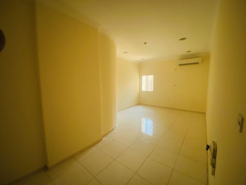 Residential Property 2 Bedrooms U/F Apartment  for rent in Al Wakrah #16595 - 1  image 