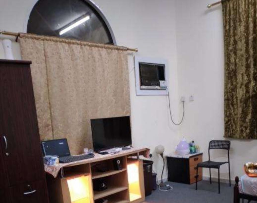 Residential Property 2 Bedrooms U/F Apartment  for rent in Al-Salata , Doha-Qatar #17581 - 1  image 