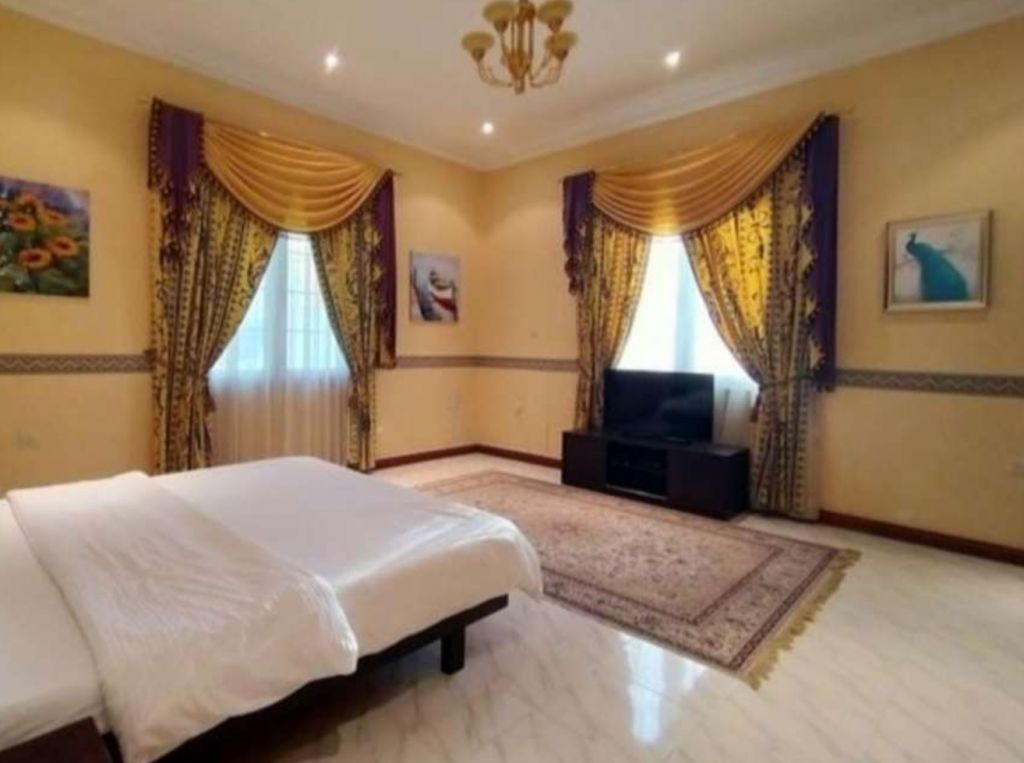 Residential Property 1 Bedroom F/F Apartment  for rent in West-Bay , Al-Dafna , Doha-Qatar #17598 - 2  image 