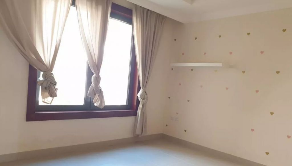 Mixed Use Property 2 Bedrooms S/F Townhouse  for rent in The-Pearl-Qatar , Doha-Qatar #19483 - 1  image 