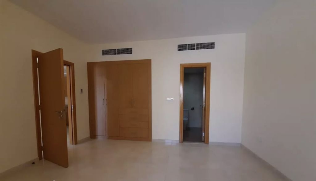Residential Developed 1 Bedroom S/F Apartment  for sale in The-Pearl-Qatar , Doha-Qatar #20379 - 1  image 