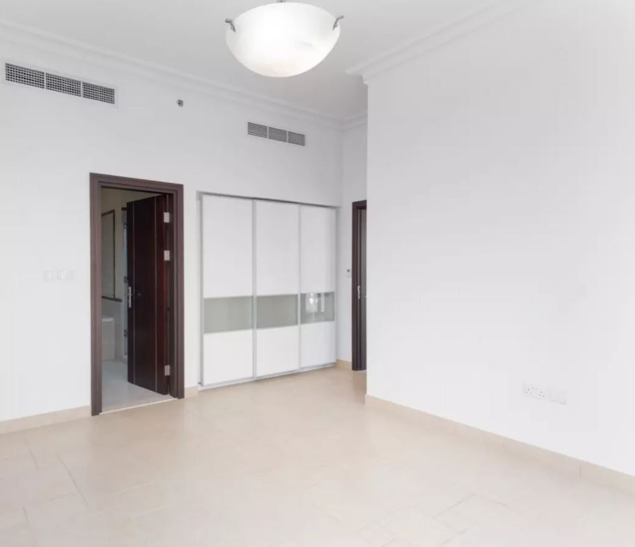 Residential Property 1 Bedroom S/F Apartment  for rent in The-Pearl-Qatar , Doha-Qatar #20455 - 1  image 