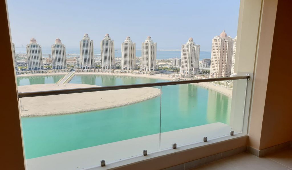 Residential Developed 1 Bedroom S/F Apartment  for sale in Lusail , Doha-Qatar #20848 - 1  image 