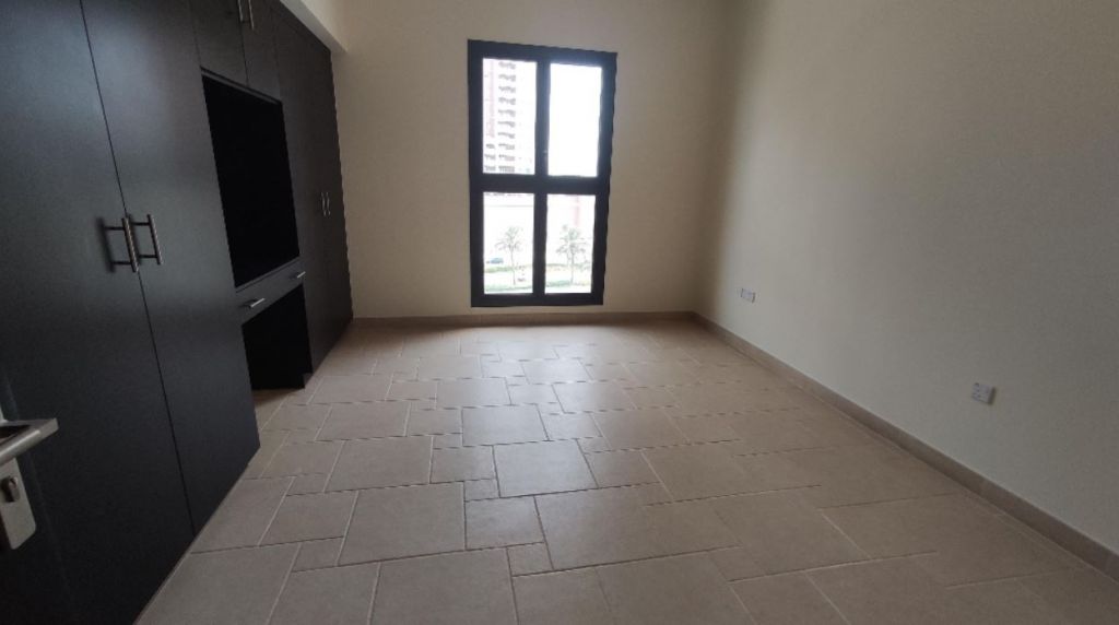 Mixed Use Developed 2 Bedrooms U/F Hotel Apartments  for sale in The-Pearl-Qatar , Doha-Qatar #21524 - 1  image 