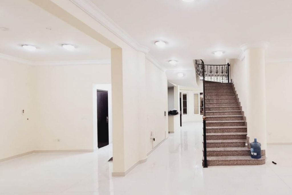 Residential Developed 5 Bedrooms U/F Villa in Compound  for sale in Doha-Qatar #21545 - 1  image 