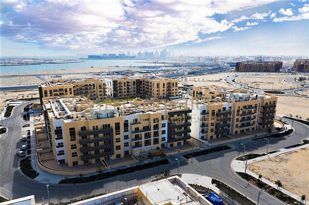Residential Developed 3+maid Bedrooms U/F Apartment  for sale in Lusail , Doha-Qatar #22601 - 1  image 