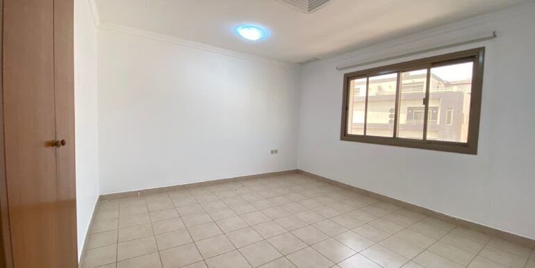 Residential Property 4 Bedrooms U/F Apartment  for rent in Salwa , Hawalli-Governorate #23943 - 1  image 