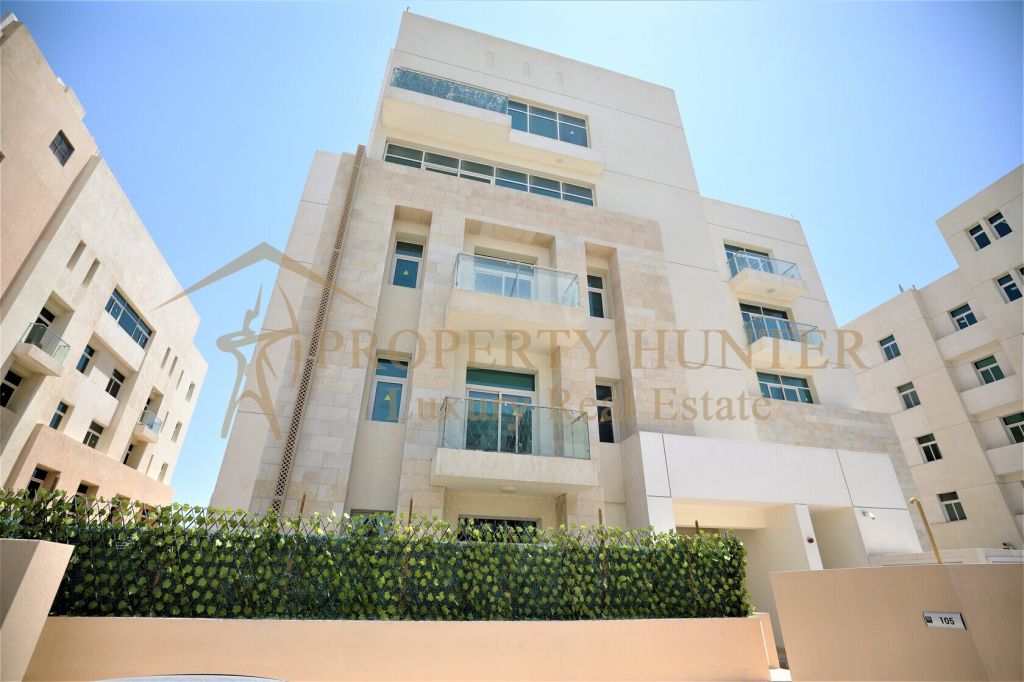 Residential Developed 3 Bedrooms S/F Duplex  for sale in Lusail , Doha-Qatar #42586 - 1  image 