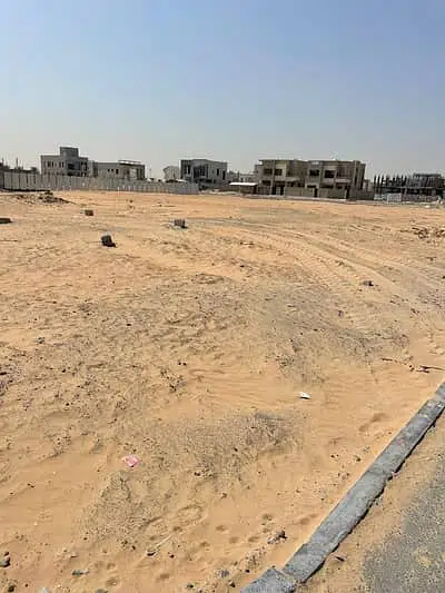 Kara Hazır Mülk Ticari Arazi  satılık içinde Dubai #46886 - 1  image 