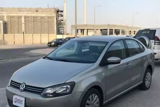 Gebraucht Volkswagen Polo Zu verkaufen in Doha #10002 - 1  image 