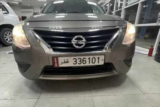 Использовал Nissan Sunny Продается в Доха #10010 - 1  image 