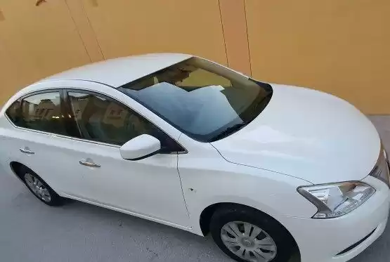 Использовал Nissan Sentra Продается в Доха #10033 - 1  image 