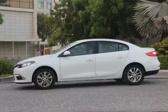 Использовал Renault Fluence Продается в Аль-Садд , Доха #10091 - 1  image 