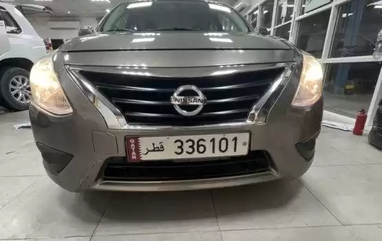 مستعملة Nissan Sunny للبيع في الدوحة #10193 - 1  صورة 