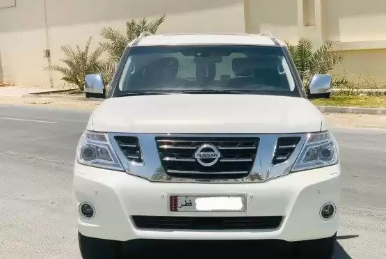 Использовал Nissan Patrol Продается в Доха #10225 - 1  image 