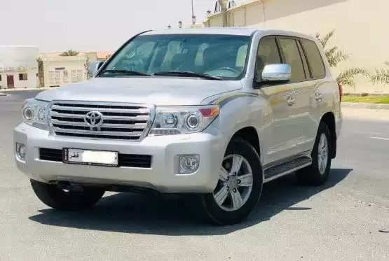 مستعملة Toyota Land Cruiser للبيع في الدوحة #10226 - 1  صورة 