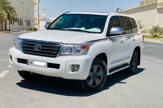 مستعملة Toyota Land Cruiser للبيع في الدوحة #10234 - 1  صورة 