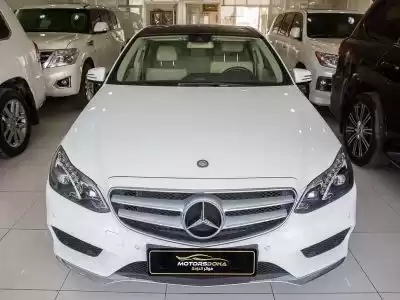 Использовал Mercedes-Benz E Class Продается в Доха #10385 - 1  image 