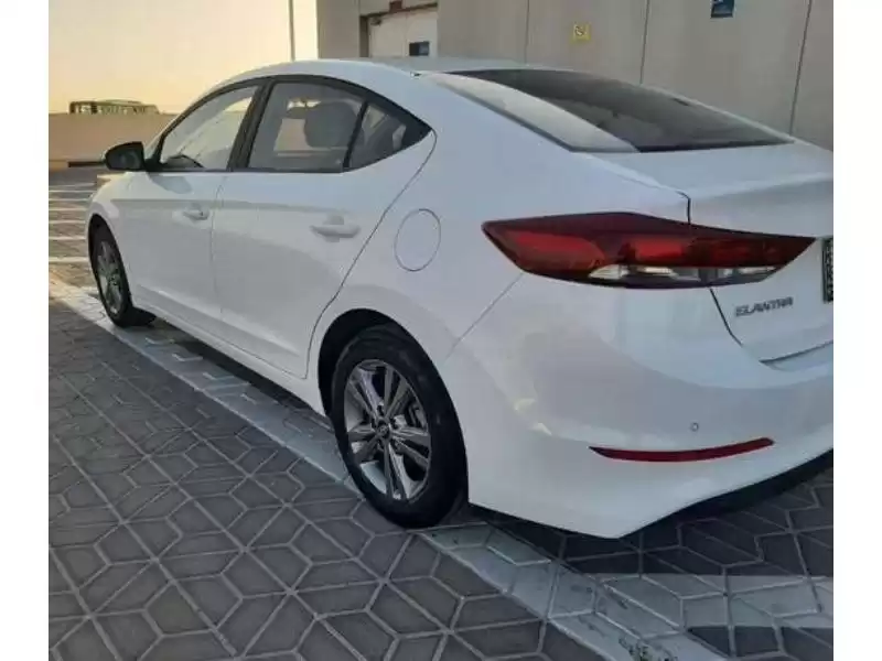 Gebraucht Hyundai Elantra Zu verkaufen in Doha #10443 - 1  image 