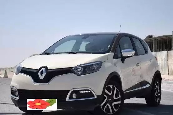 Gebraucht Renault Captur Zu verkaufen in Doha #10468 - 1  image 