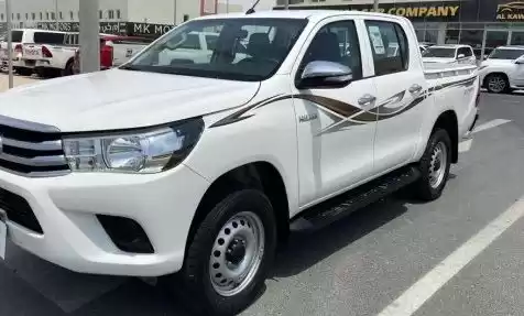Использовал Toyota Hilux Продается в Доха #10481 - 1  image 