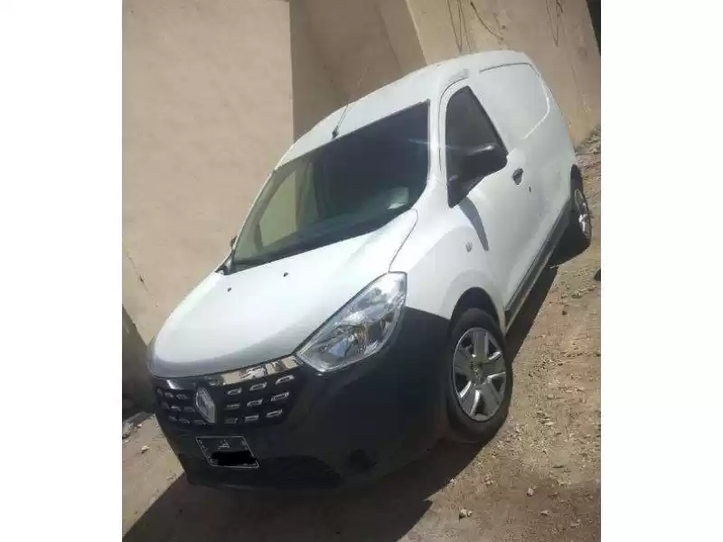 Used Renault Unspecified For Sale in Doha #10526 - 1  image 