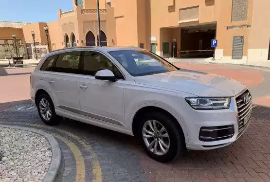 用过的 Audi Q7 出售 在 萨德 , 多哈 #10603 - 1  image 