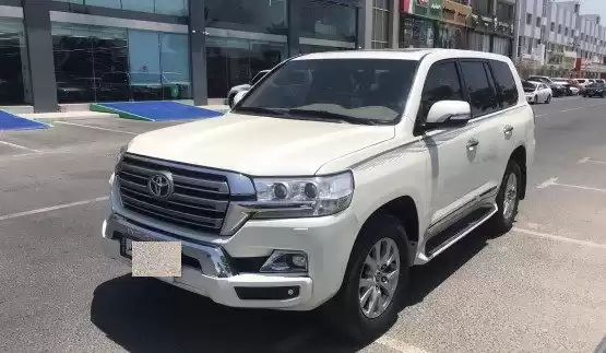 Utilisé Toyota Land Cruiser À vendre au Doha #10613 - 1  image 