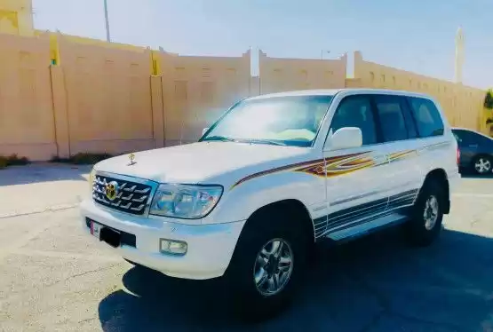 مستعملة Toyota Land Cruiser للبيع في الدوحة #10639 - 1  صورة 