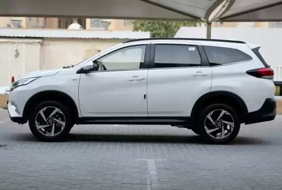 Совершенно новый Toyota Rush Продается в Аль-Садд , Доха #10703 - 1  image 