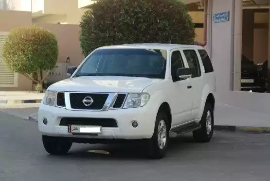 Kullanılmış Nissan Pathfinder Satılık içinde Al Sadd , Doha #10721 - 1  image 