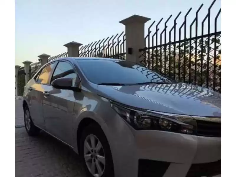 Использовал Toyota Corolla Продается в Доха #10760 - 1  image 