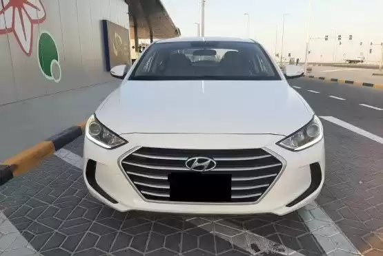 مستعملة Hyundai Elantra للبيع في الدوحة #10797 - 1  صورة 