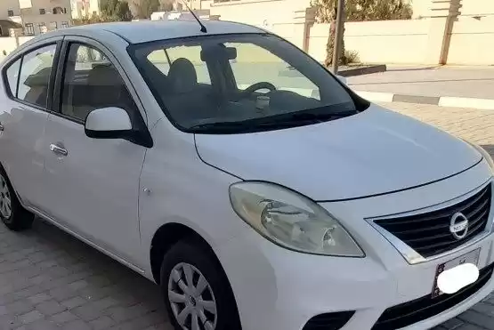 مستعملة Nissan Sunny للبيع في الدوحة #10819 - 1  صورة 
