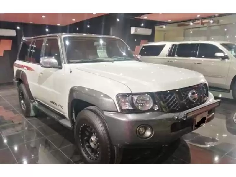 Использовал Nissan Patrol Продается в Доха #10953 - 1  image 