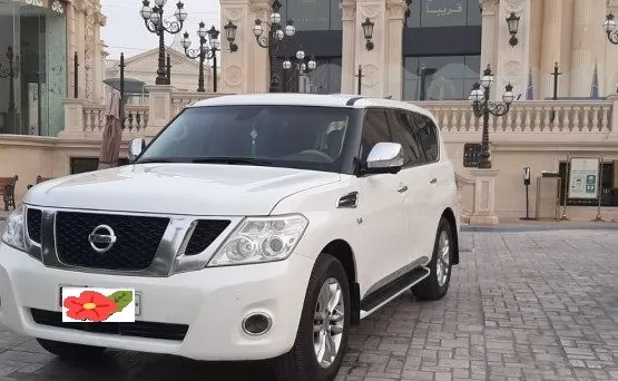 Использовал Nissan Patrol Продается в Аль-Садд , Доха #11068 - 1  image 
