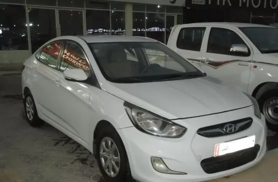 Utilisé Hyundai Accent À vendre au Doha #11156 - 1  image 