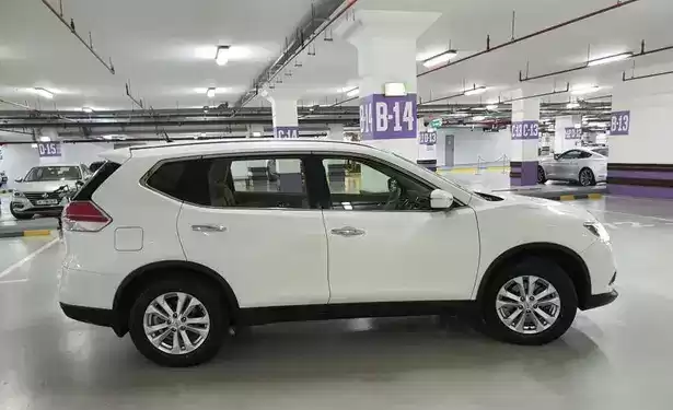 Использовал Nissan X-Trail Продается в Доха #11164 - 1  image 