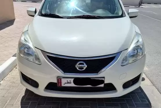 Использовал Nissan Tiida Продается в Доха #11207 - 1  image 